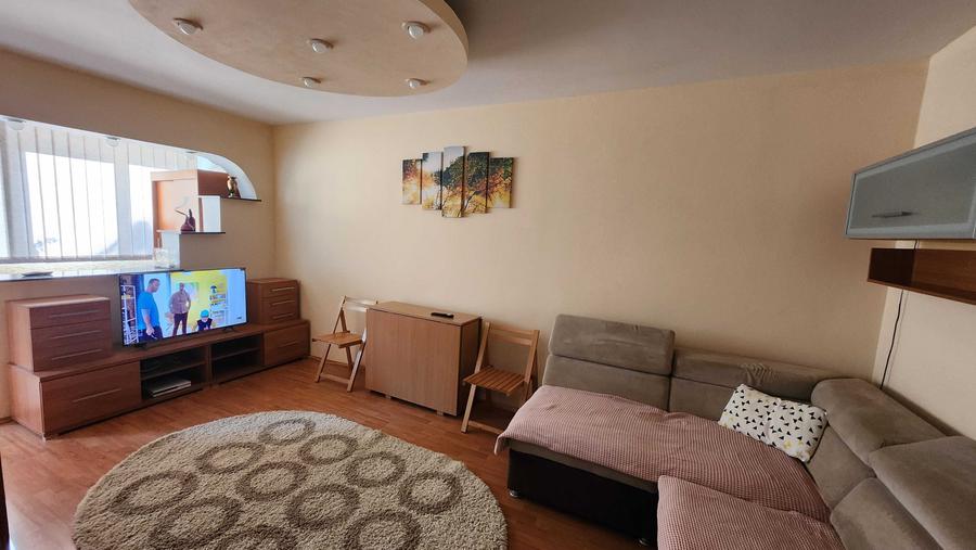 Apartament cu 3 camere decomandat în Dristor