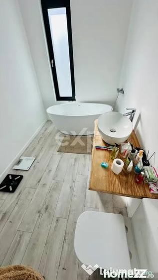 Casă cu 4 camere cu Teren 550 Mp în Săcueni