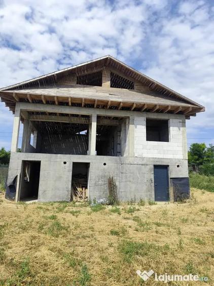 Teren cu casa la rosu - 10