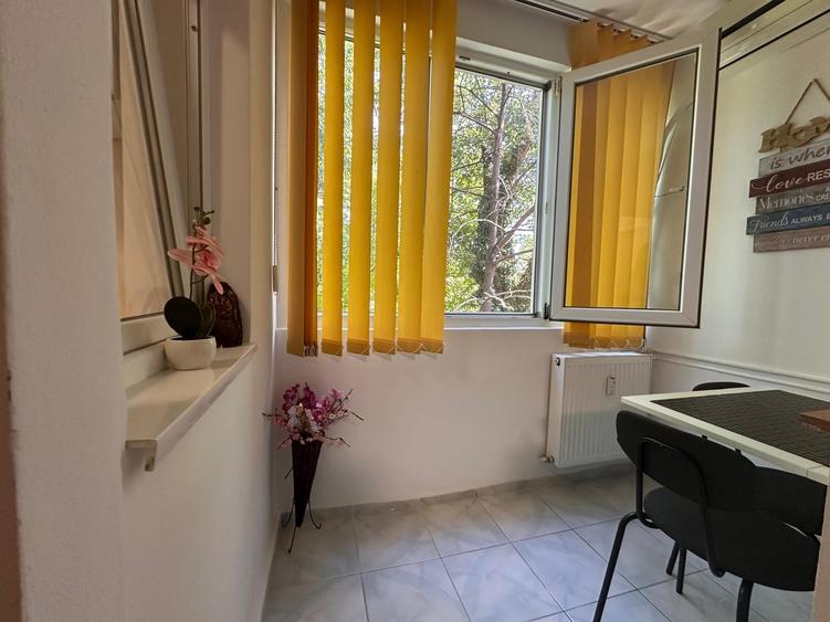 Apartament cu 2 camere decomandat în Drumul Taberei