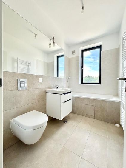 Apartament cu 4 camere decomandat în Băneasa