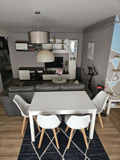Apartament cu 2 camere decomandat în Florești