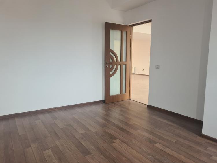 Birou, 120 mp în Tomis II