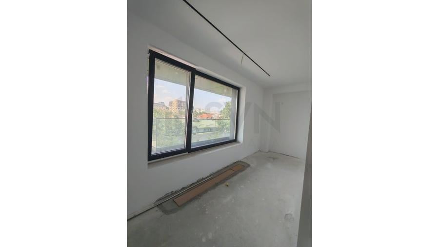 Apartament cu 5 camere decomandat în Parcul Carol