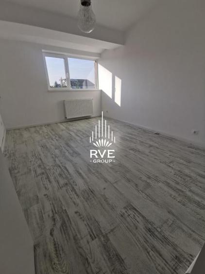 Casă cu 3 camere cu Canalizare în Periferie