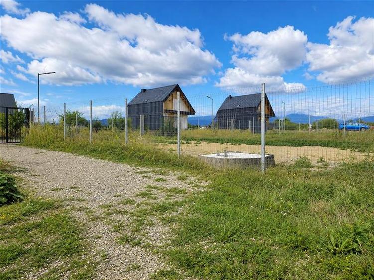 Teren Construcții intravilan de 1261 mp, în Exterior Est