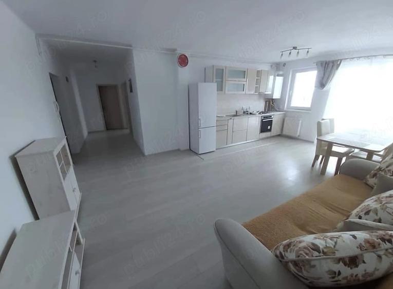 Apartament cu 3 camere decomandat în Central