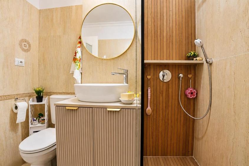 Apartament cu 2 camere decomandat în 1 Mai