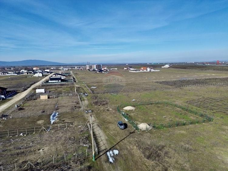 Teren Construcții intravilan de 662 mp, în Nord