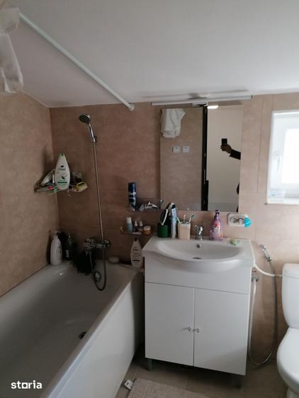 Casă cu 5 camere cu Teren 80 Mp în Centrul Civic
