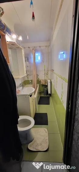 Apartament cu 2 camere semidecomandat în Peneș Curcanul