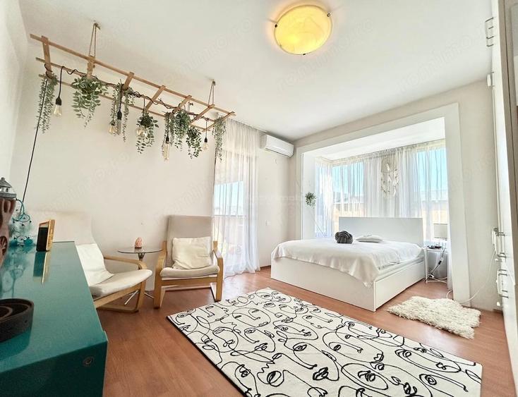 Casă cu 8 camere cu Teren 903 Mp în Odăile