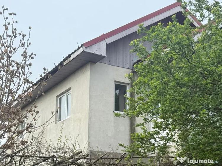 Casă cu 4 camere în Țuglui