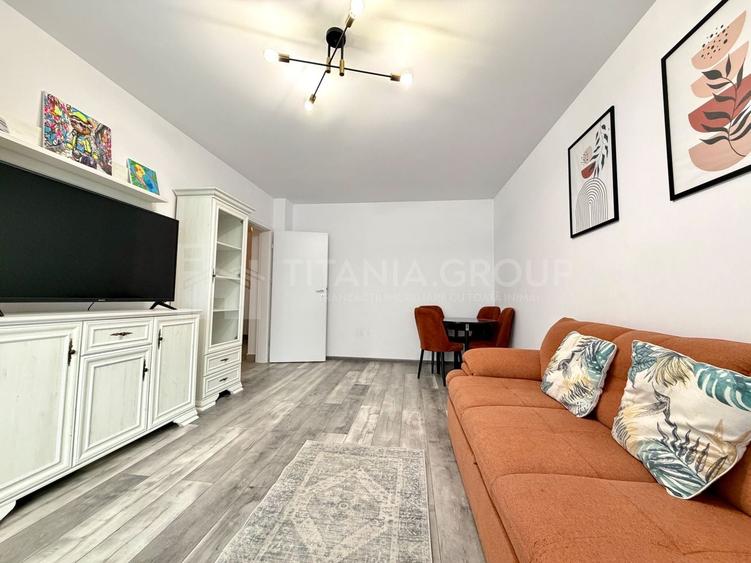 Apartament cu 3 camere decomandat, mobilat în Tractorul