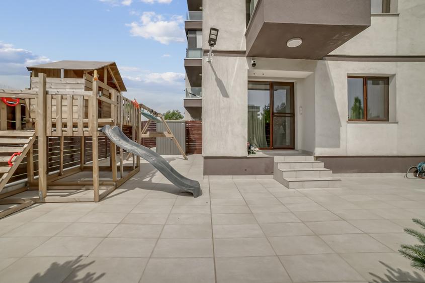 Apartament cu 4 camere decomandat, mobilat în Sisești