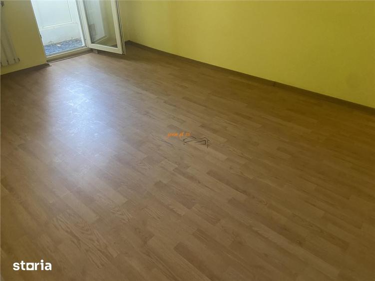 Apartament cu 4 camere nedecomandat în Sud