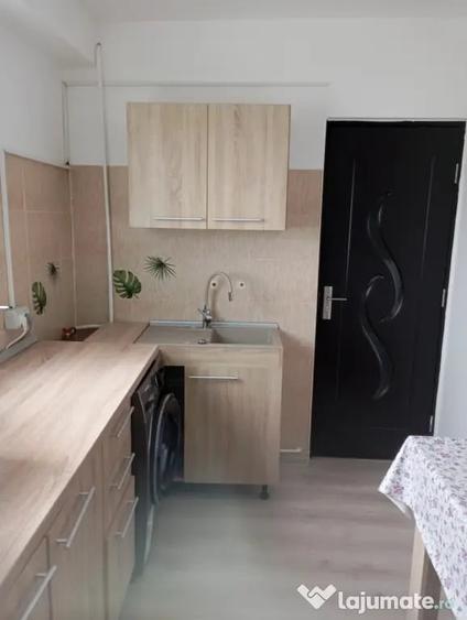 Apartament cu 2 camere decomandat în Giurgiului
