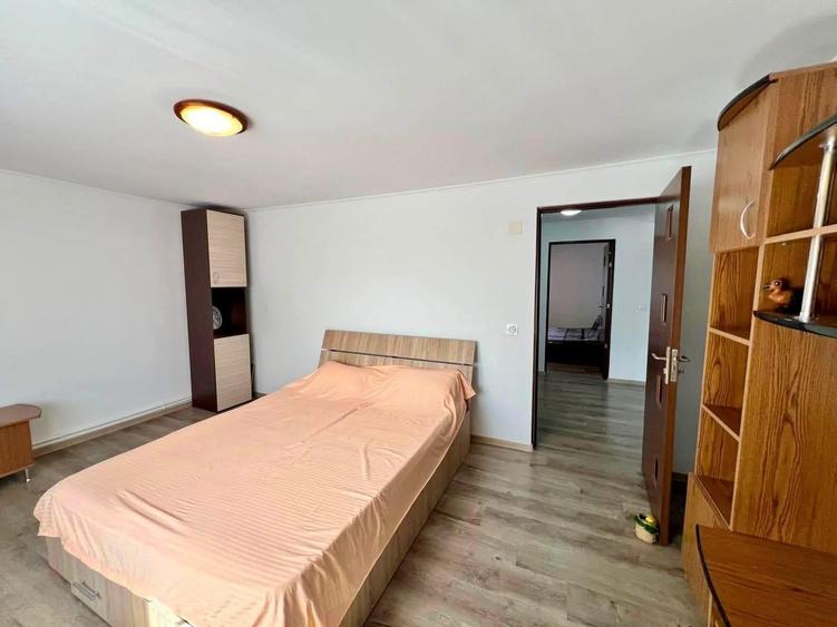 Casă individuală cu 5 camere cu Garaj în Smeura