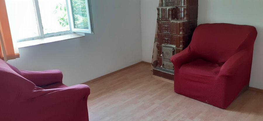 Casă cu 4 camere în Oancea