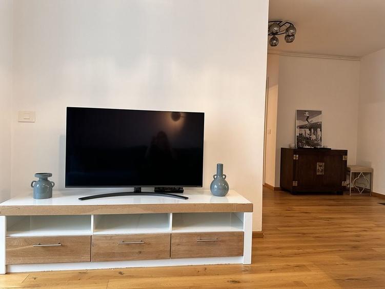 Apartament cu 2 camere decomandat în Noua
