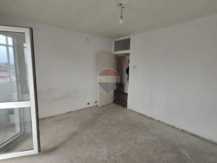 Apartament cu 3 camere decomandat în Berceni
