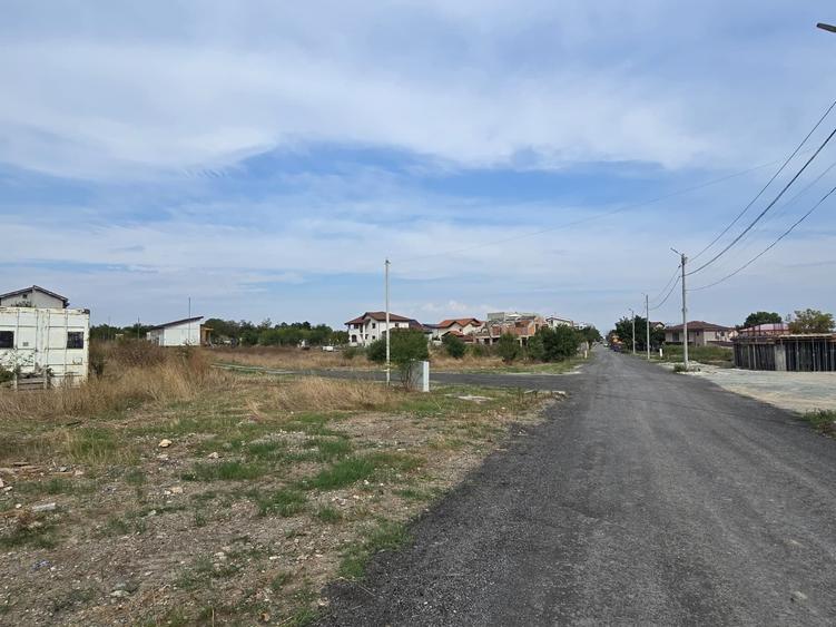 Teren Construcții intravilan de 550 mp, în Periferie
