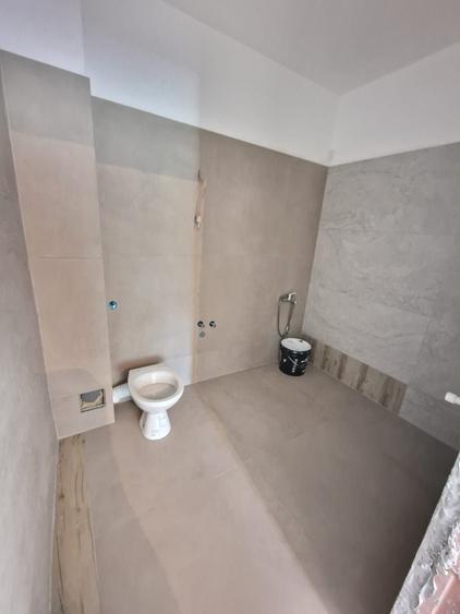 Apartament cu 3 camere decomandat în Berceni