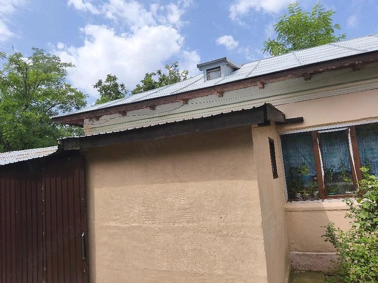 Casă cu 7 camere cu Teren 1400 Mp în Ologeni
