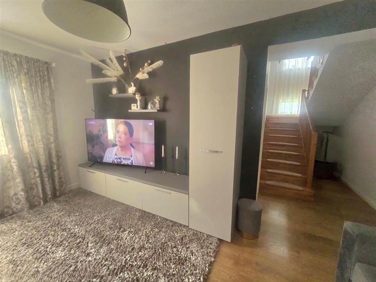 Casă individuală cu 5 camere cu Teren 286 Mp în Moara