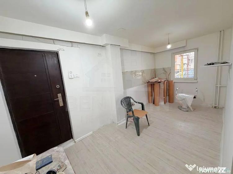 Apartament cu 4 camere decomandat în Valea Rosie