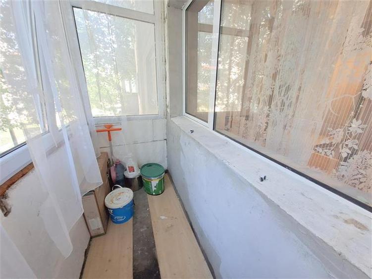 Apartament cu 3 camere decomandat în Narcisa