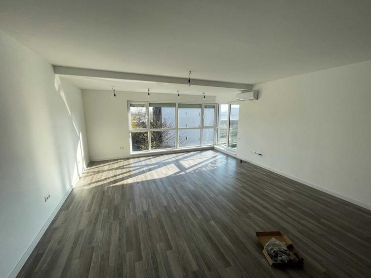 Apartament cu 3 camere decomandat în Aviației