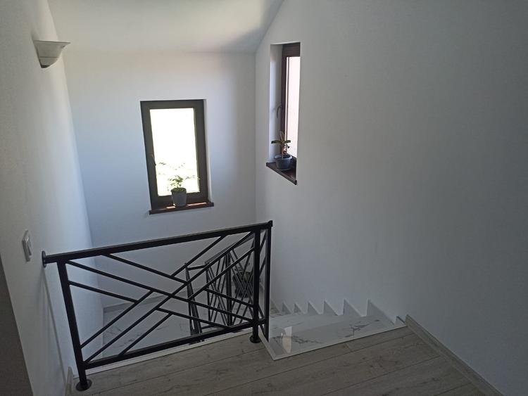 Casă individuală cu 4 camere cu Teren 1500 Mp în Curtești
