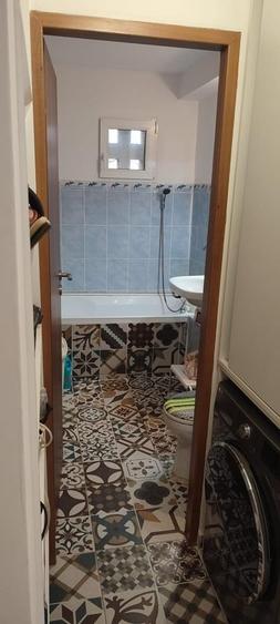 Apartament cu 3 camere semidecomandat în Gorjului