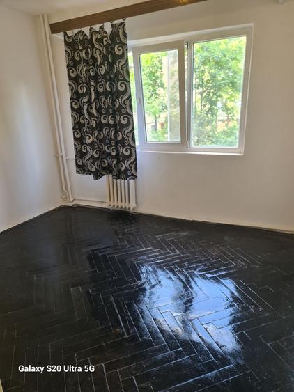 Apartament cu 3 camere decomandat în Circumvalațiunii