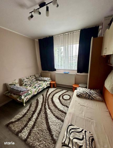 Apartament cu 4 camere semidecomandat în Rogerius