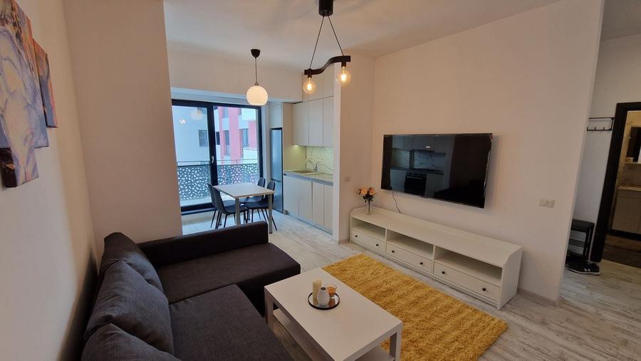 Apartament cu 2 camere semidecomandat în Cățelu