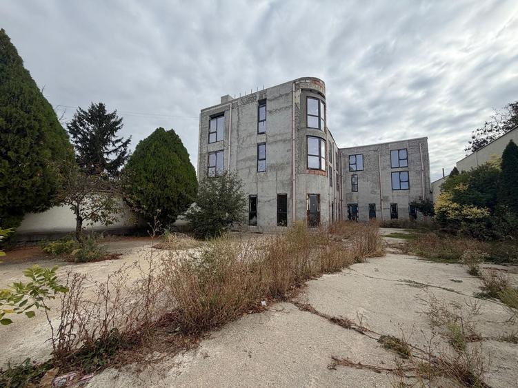 Spațiu comercial, de 550 mp, în Girocului