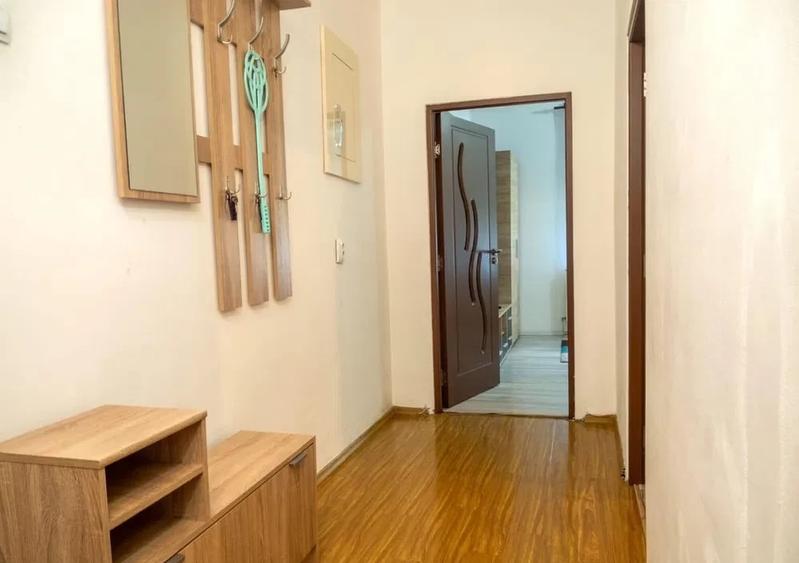 Apartament cu 2 camere decomandat, mobilat în Tractorul