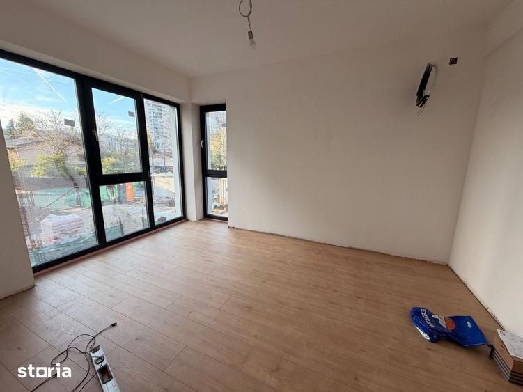 Casă cu 4 camere cu Teren 220 Mp în Titan