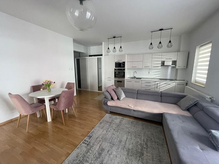 Apartament cu 3 camere decomandat în Bună Ziua