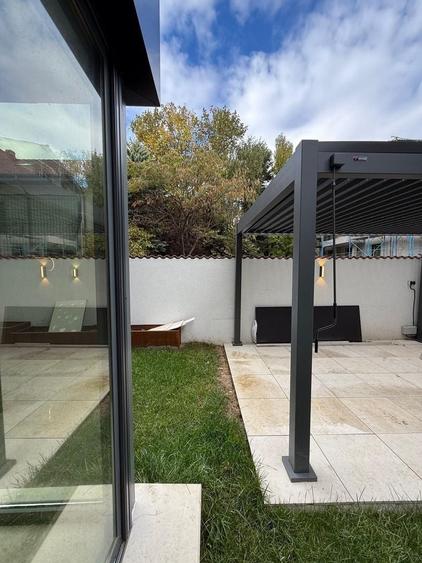 Apartament cu 4 camere în Iancu Nicolae
