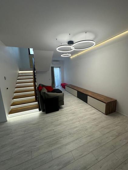 Duplex cu 4 camere cu Canalizare în Exterior Nord