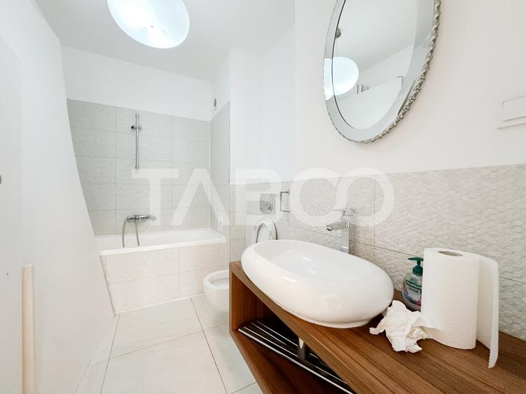 Penthouse cu 4 camere semidecomandat, mobilat în Gheorgheni