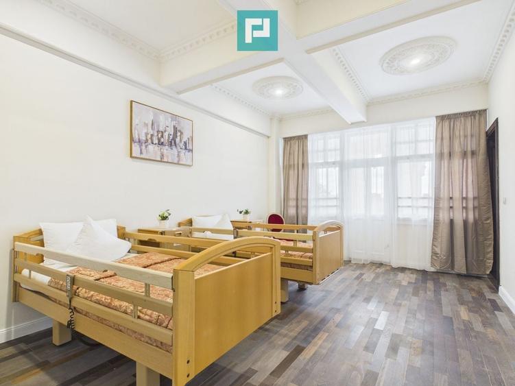 Casă individuală cu 13 camere cu Canalizare în Pârneava
