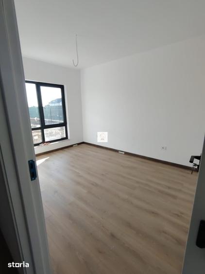 Casă cu 4 camere cu Teren 500 Mp în Periș
