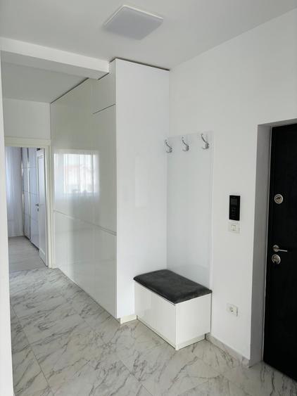 Apartament cu 2 camere semidecomandat în Giroc