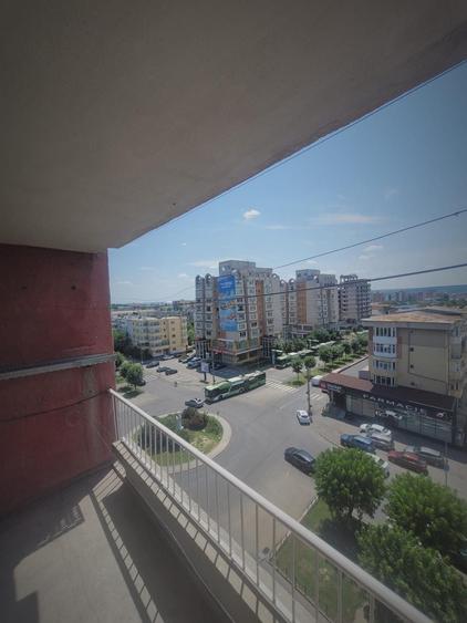 Apartament cu 3 camere decomandat în Craiovița Nouă