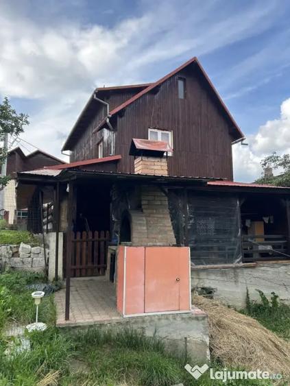 Casă cu 4 camere cu Teren 344 Mp în Central