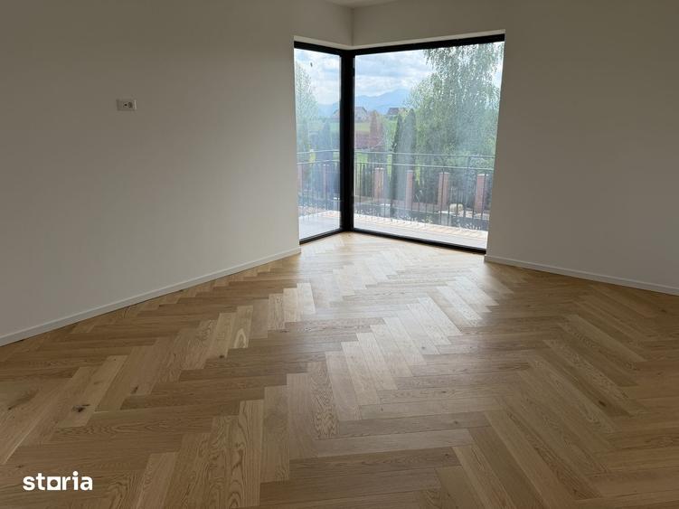 Casă cu 5 camere cu Teren 500 Mp în Bod